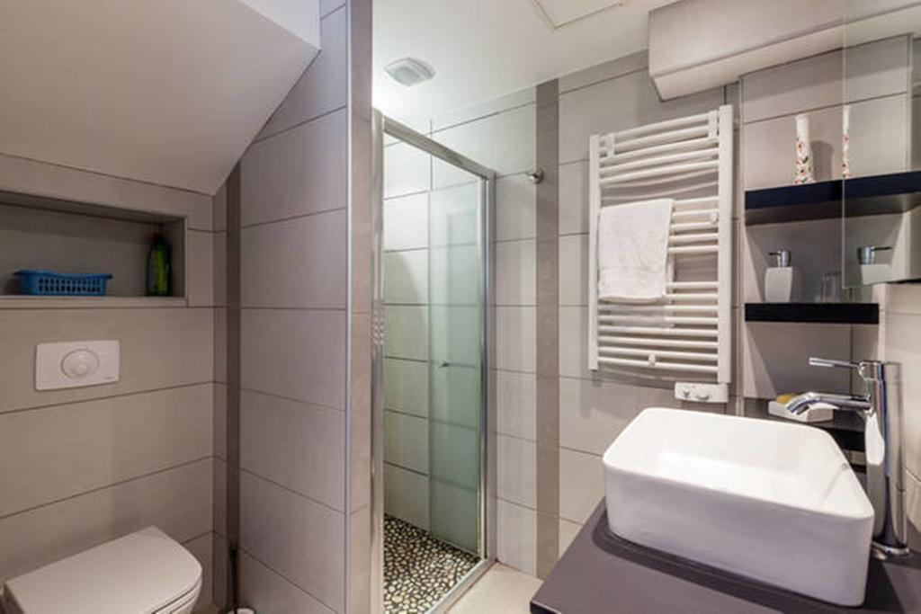 Maison De Vacances - Casa Mezanaccia Avec Terrasse Fleurie Meuble Tourisme 3 Etoiles Santa-Lucia-di-Tallano Ngoại thất bức ảnh